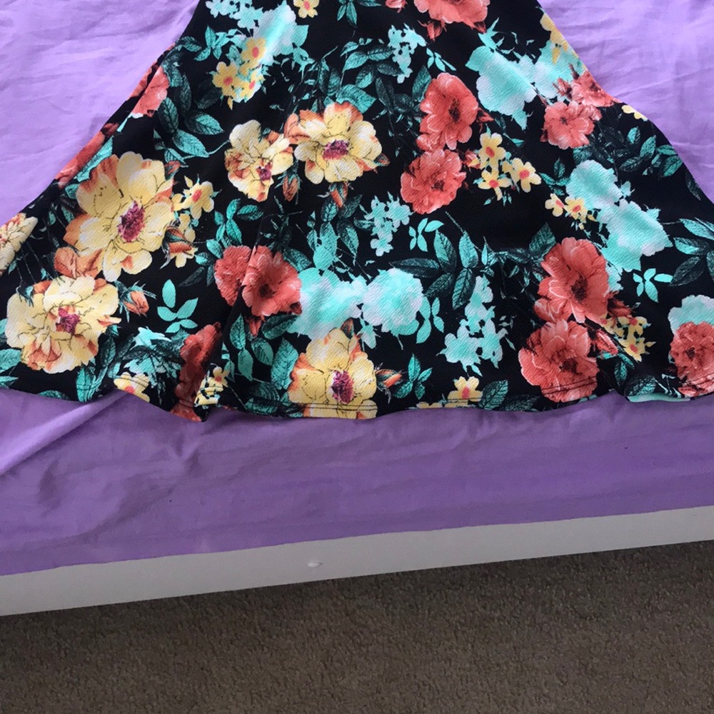Dress - Picture 3 of 3